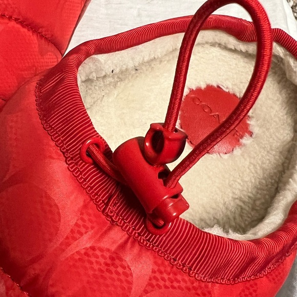 Coach women’s Red slippers size 8.5 - Picture 7 of 7